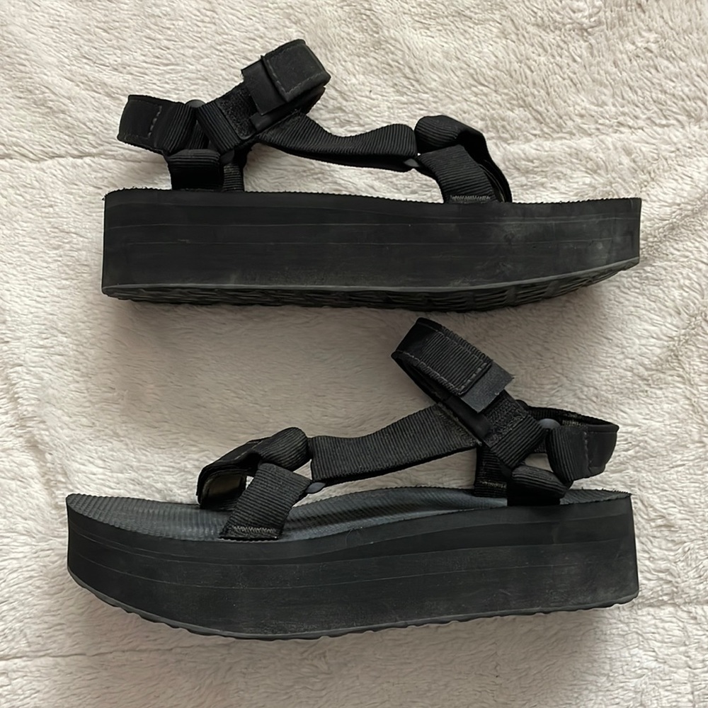 Teva Flatform Universal Sandals